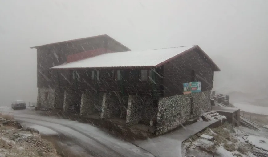 Ninge ca în poveşti la Bâlea Lac. Turiştii se pot bucura de prima zăpadă din această toamnă VIDEO