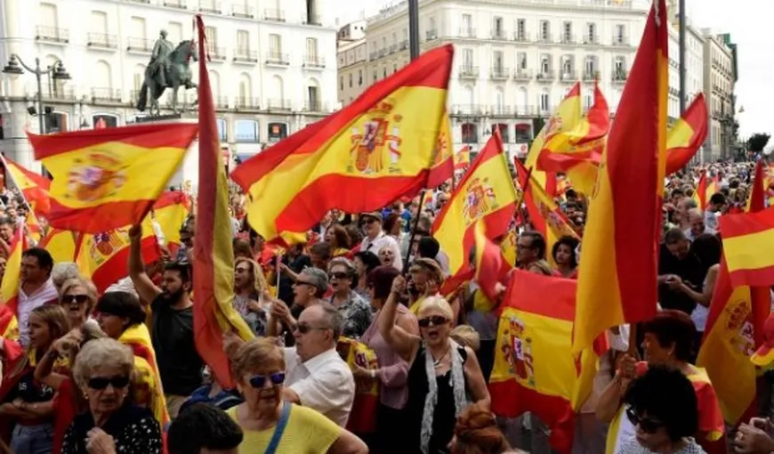 Manifestaţii la Barcelona pro şi contra independenţei Cataloniei