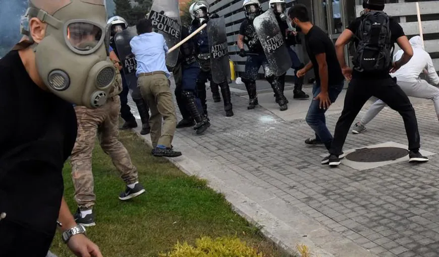 Demonstraţii violente în Grecia, faţă de noul nume propus pentru Macedonia. Protestatarii s-au bătut cu poliţia VIDEO