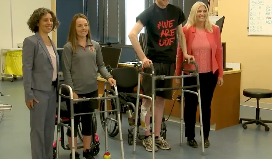 Un implant electronic ar putea ajuta oamenii paralizaţi să meargă din nou