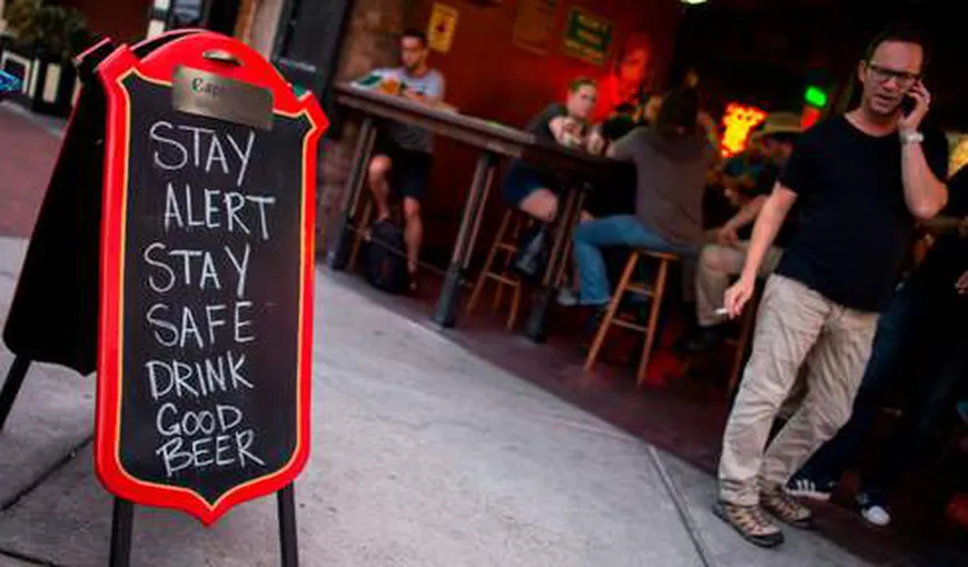 Americanii dau petreceri cu bere în aşteptarea Uraganului Florence: Fii pe fază, fii prudent, bea bere!
