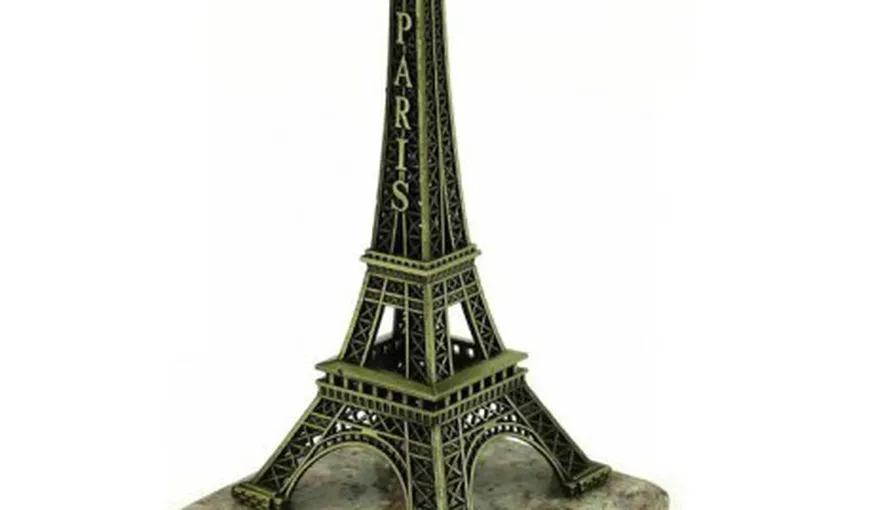 Poliţia franceză a confiscat 20 de tone de miniaturi ale Turnului Eiffel  vândute ilegal în Paris