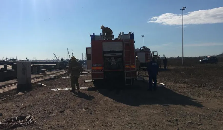 Incendiu la un împingător aflat în Portul Constanţa, cinci persoane au făcut atac de panică
