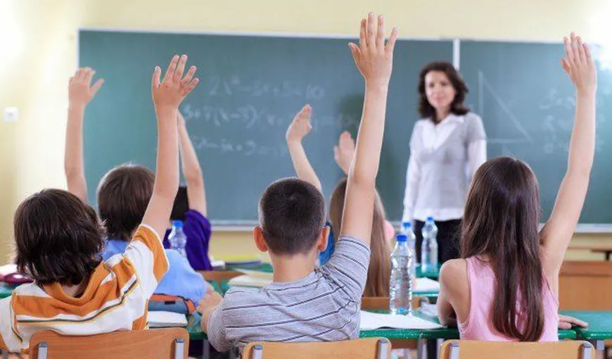 CALENDAR AN SCOLAR: Nu s-a obişnuit cu noul program şcolar? Sfaturi pentru părinţi