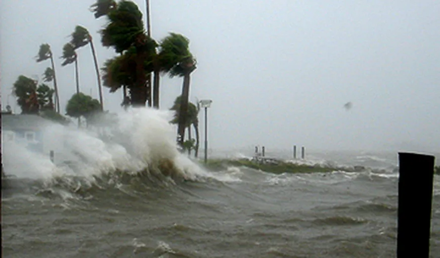 Furtuna Michael se transformă în uragan. Guvernatorul Floridei a decretat stare de urgenţă