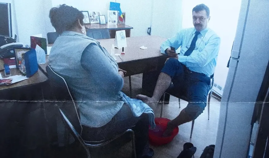 Fostul director „pedichiură” din Târgu Jiu contestă în instanţă demiterea. Vrea să candideze împotriva primarului care l-a demis