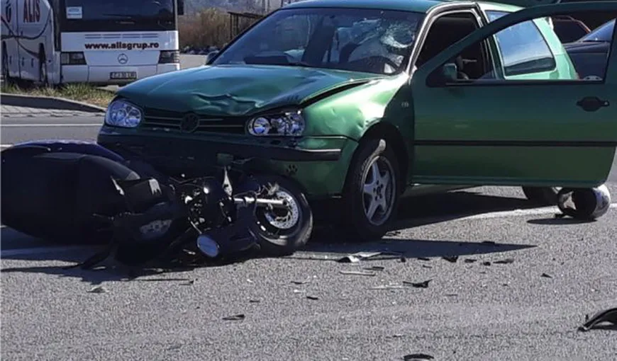ACCIDENT grav în Dej. Un motociclist a fost rănit în urma impactului cu o maşină FOTO