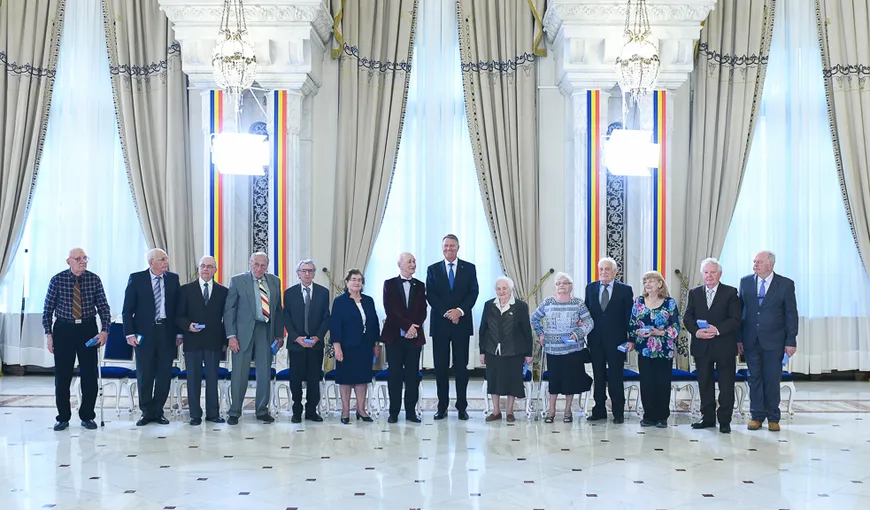 Preşedintele Klaus Iohannis a decorat 44 de supravieţuitori ai Holocaustului