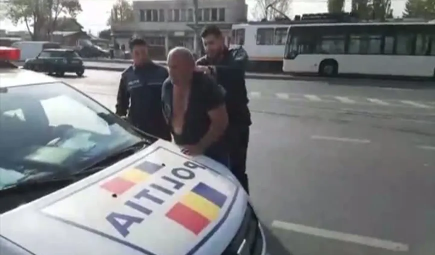 Scandal în trafic, în Capitală. Un şofer recalcitrant a fost imobilizat şi dus la secţia de poliţie VIDEO