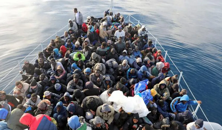 Sute de migranţi au fost salvaţi pe mare. Oamenii voiau să ajungă în Europa