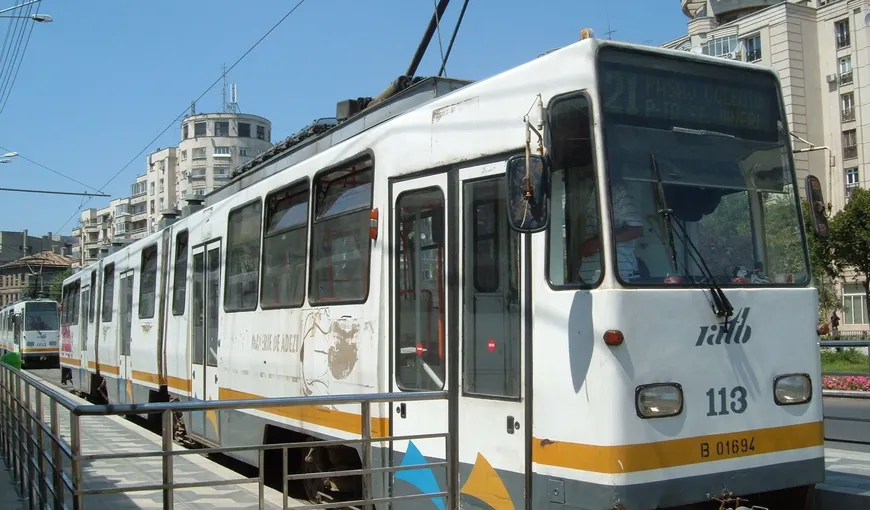 Panouri electronice de informare a călătorilor în staţiile de tramvai de pe linia 21. CGMB a aprobat şi repararea a 22 de peroane
