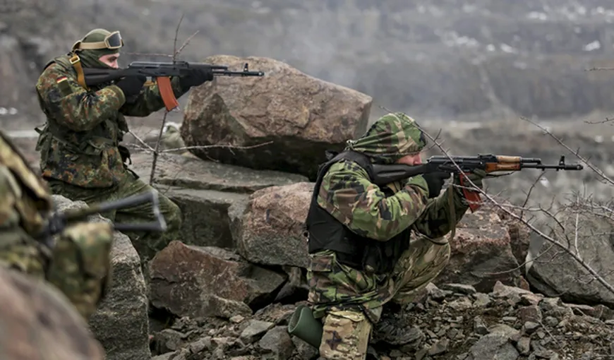 Militari ucişi şi răniţi în estul Ucrainei