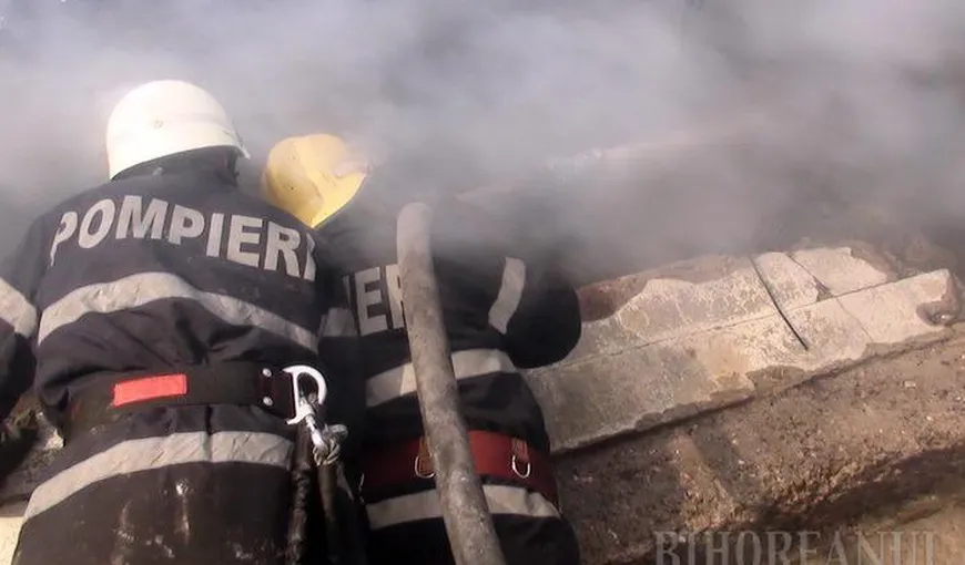 Femeie găsită moartă în propria locuinţă din Craiova, după ce în camera în care stătea a izbucnit un incendiu