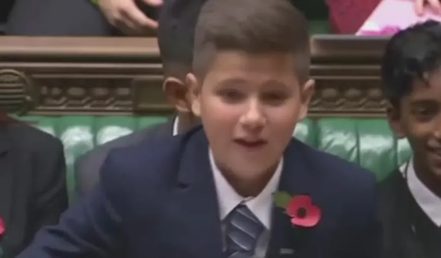Copilul român care a făcut senzaţie în Parlamentul britanic. A fost aplaudat la scena deschisă în Camera Comunelor
