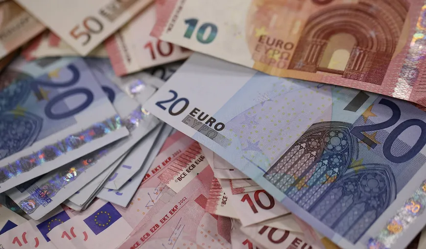 Klaus Iohannis a semnat decretul privind înfiinţarea Comisiei de fundamentare a Planului naţional de adoptare a monedei euro