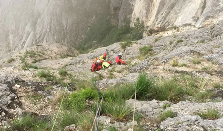 Un român a murit în Alpi, după ce paraşuta nu i s-a deschis