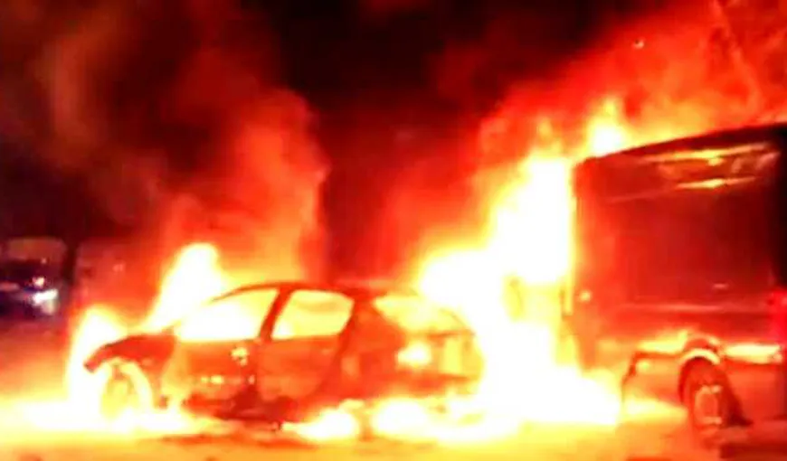 Incendiu în Bucureşti, cinci maşini au fost cuprinse de flăcări