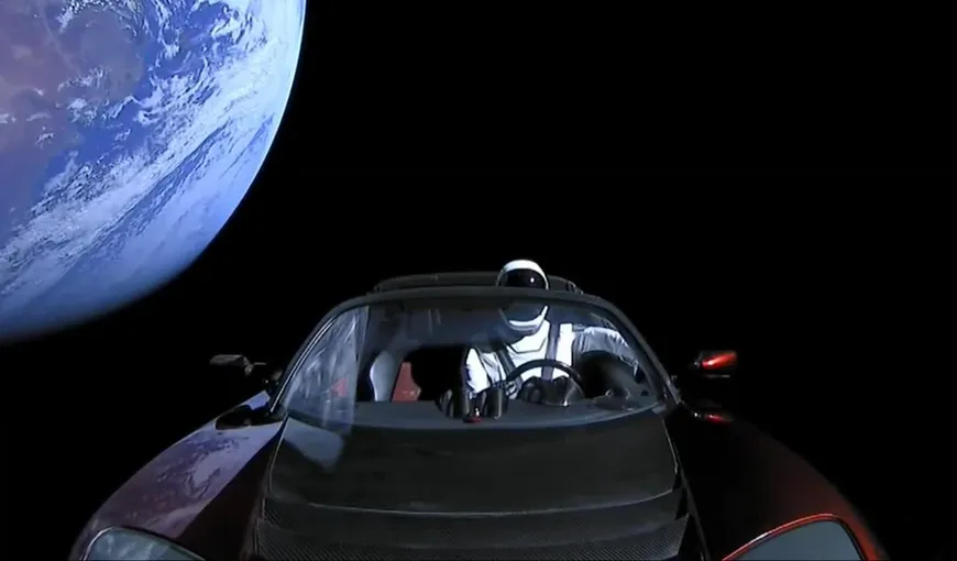 Maşina trimisă de Elon Musk în spaţiu a ajuns dincolo de orbita lui Marte. „Următoarea oprire, restaurantul de la capătul Universului