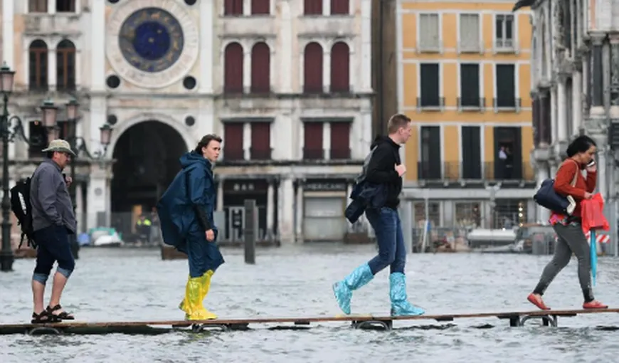Ploile abundente şi vânturile puternice au făcut cel puţin 20 de victime în Italia