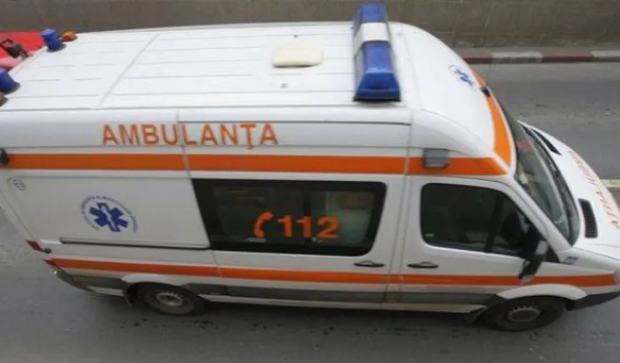Accident grav în Timişoara. Cinci persoane, printre care şi doi copii, au ajuns la spital