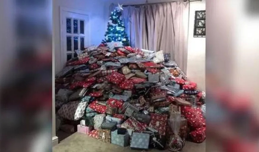 Fotografia virală a zilei. Cine este mama care a pus atâtea cadouri pentru fiul ei de Sărbătorile de iarnă