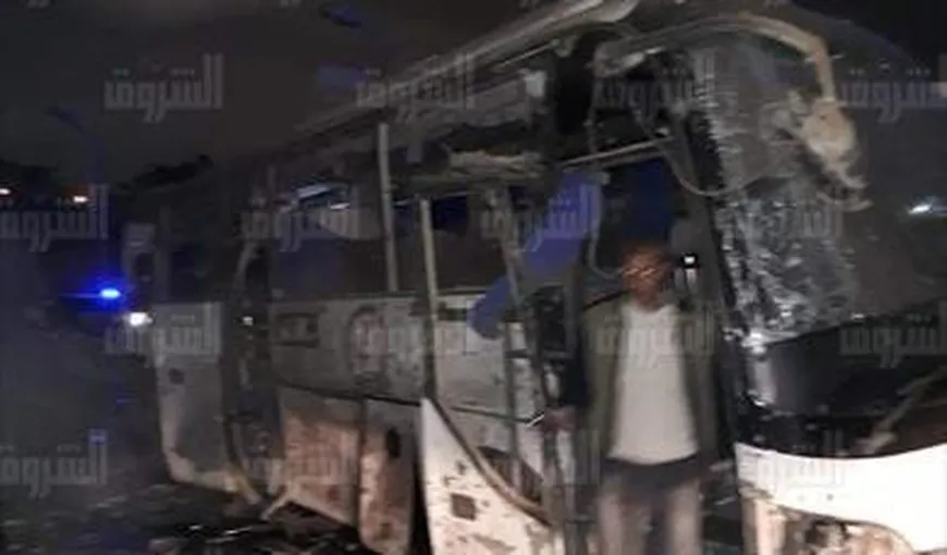 Explozie la bordul unui autocar turistic, lângă piramidele din Egipt: Cel puţin 2 morţi şi mai mulţi răniţi