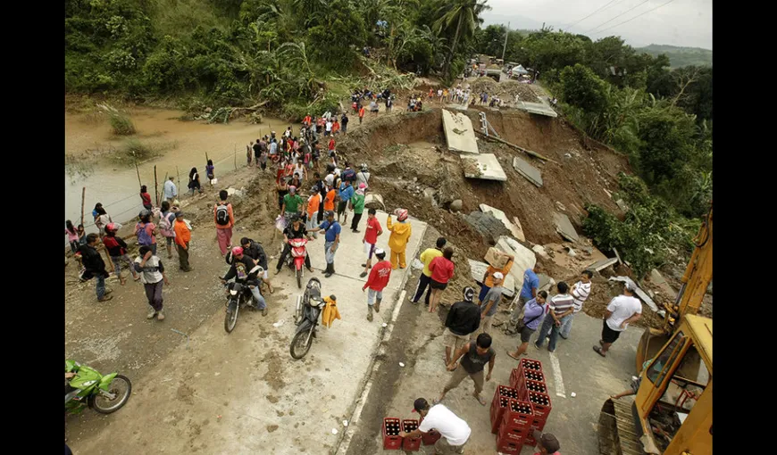 Zeci de morţi şi răniţi şi 22.000 de evacuaţi, în Filipine, din cauza inundaţiilor şi alunecărilor de teren