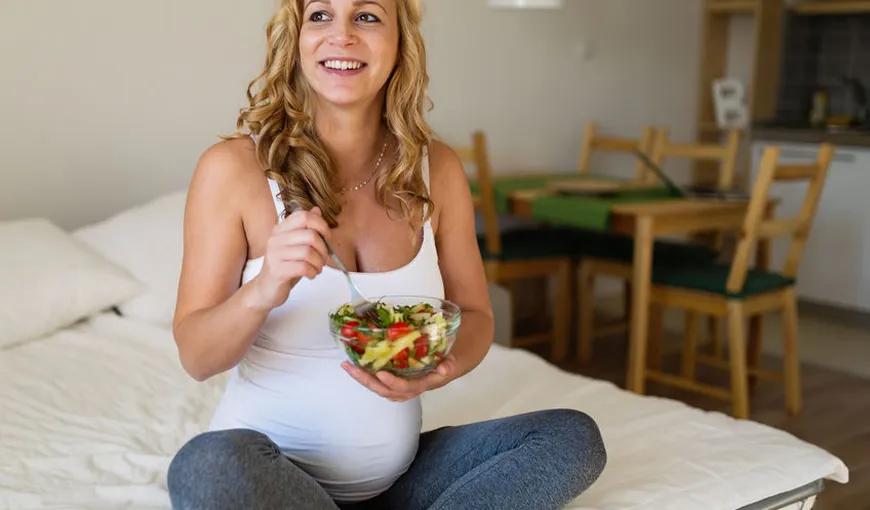 Gravida: 12 reguli de dieta pentru dezvoltarea normală a bebeluşului
