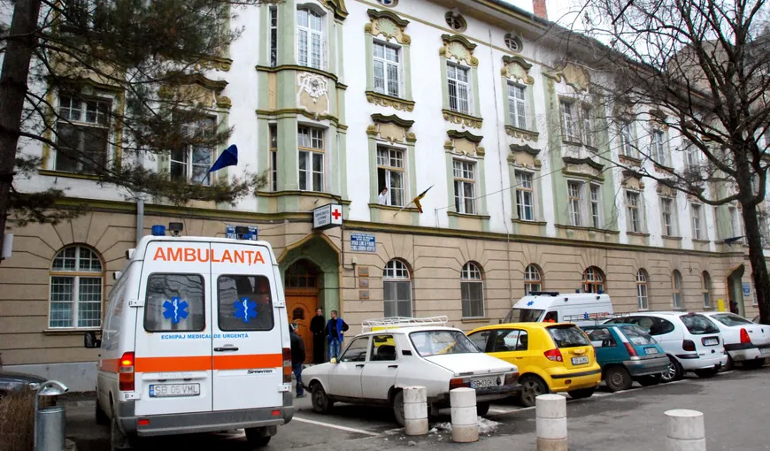 Şapte copii şi un adult, transportaţi la spital în Sibiu, după ce s-au intoxicat din cauza unui generator pe benzină