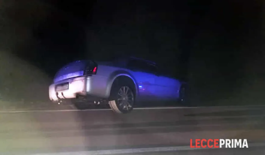 Incident şocant pe o şosea din Italia. Un român supărat că a fost trezit din somn a strâns de gât un poliţist