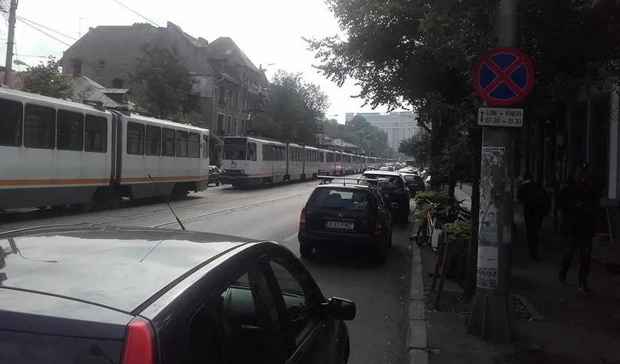Femeie, lovită de tramvai în Bucureşti