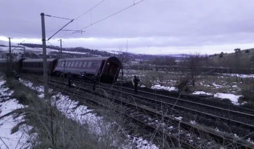 Locomotiva unui tren Regio a deraiat între staţiile Augustin şi Racoş