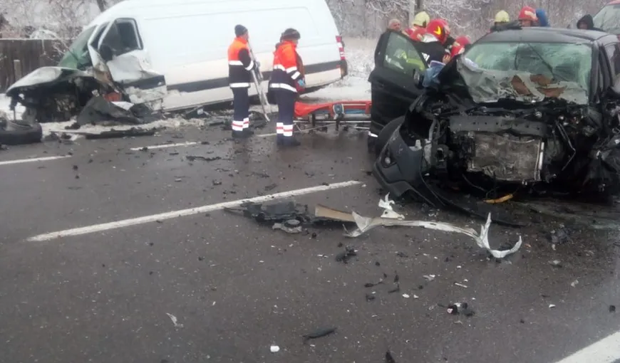 Accident pe DN 2 cu cinci victime după ce şoferul unei maşini ar fi adormit la volan