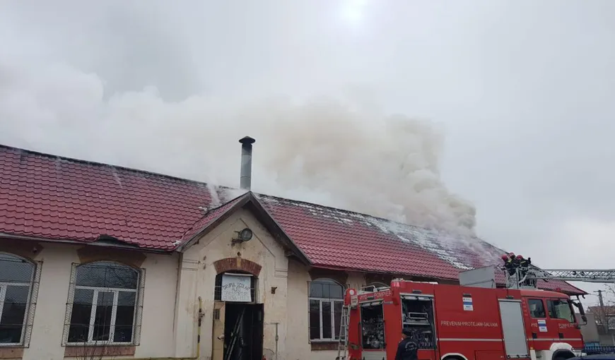 Incendiu la Liceul Tehnologic Transporturi Autodin Craiova
