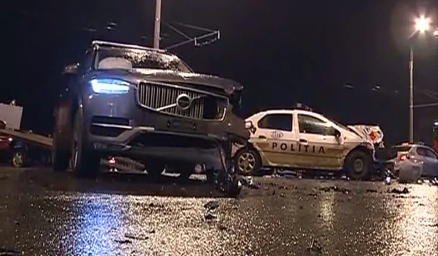 Accident grav în Capitală. Doi poliţişti şi un jandarm au fost răniţi VIDEO