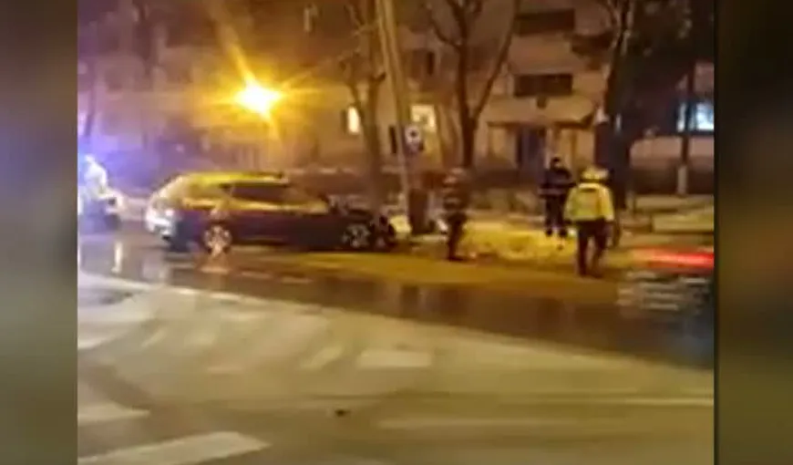 Accidente în Capitală din cauza vremii. Trei persoane au ajuns la spital VIDEO