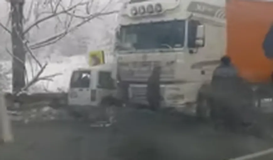 Accident grav în Vâlcea. Patru persoane au fost rănite VIDEO
