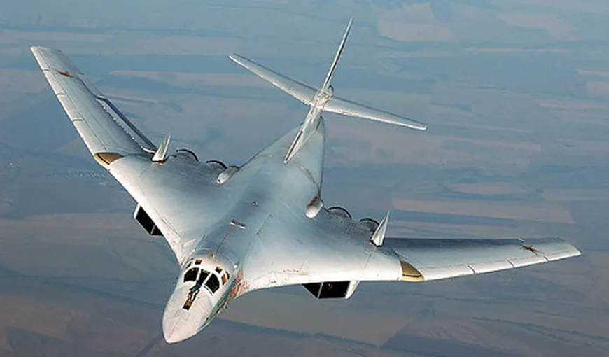Un bombardier rus Tu-22M s-a prăbuşit la aterizare