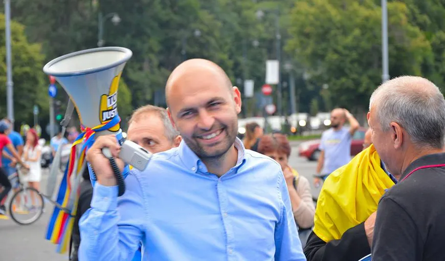 Mihai Dide, cel mai vocal protestatar #rezist, vrea să se facă jandarm. Şi-a depus actele de angajare