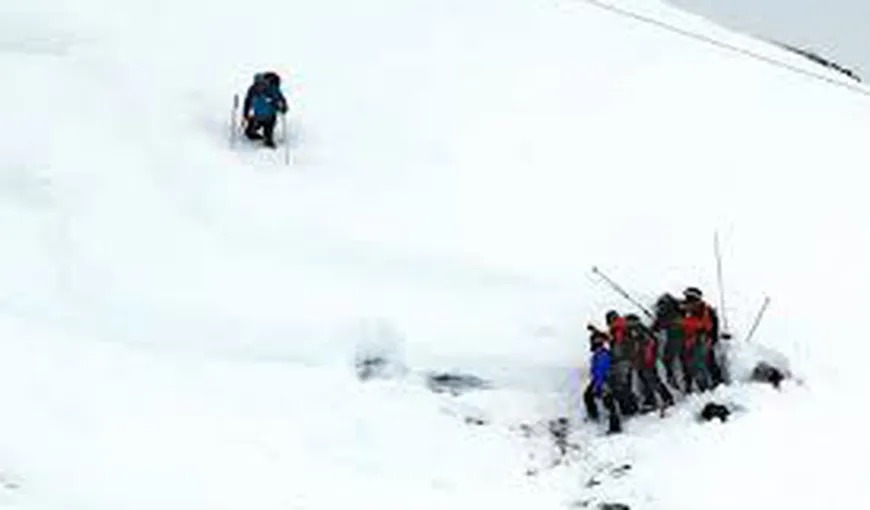 O româncă a fost îngropată de avalansă pe o pârtie de schi din Franţa. Femeia este grav rănită