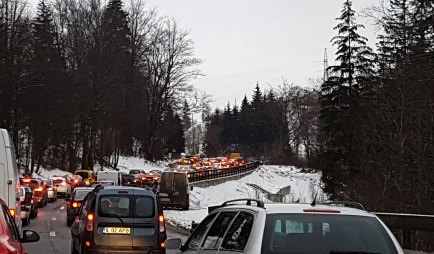 Trafic de coşmar pe DN1, aglomeraţie mare spre staţiunile din Valea Prahovei
