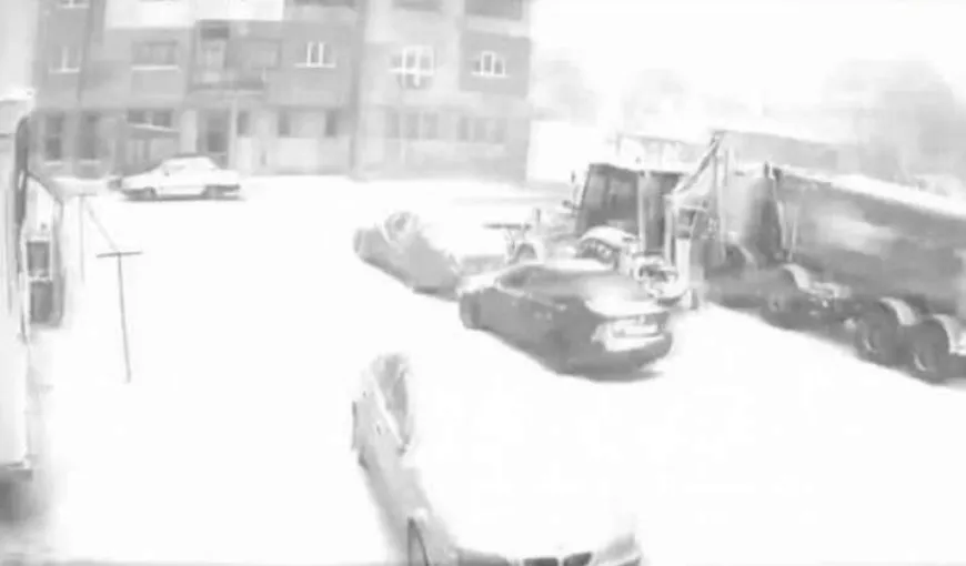 Fulgere în mijlocul iernii. Fenomenul bizar din Bărăgan a fost surprins de camerele de supraveghere VIDEO