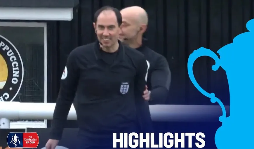 Un arbitru de linie a dispărut subit de pe teren, în Cupa Angliei. Fază amuzantă, cum s-a petrecut totul VIDEO