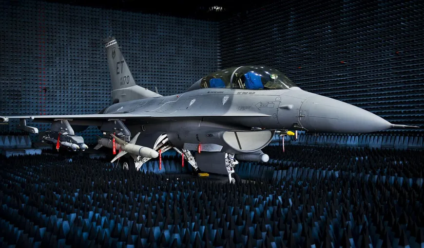 Parlamentul Bulgariei a aprobat achiziţionarea a opt avioane de luptă F-16 de la SUA
