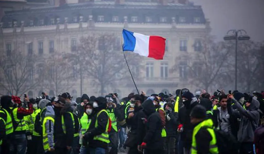 Noi ciocniri între vestele galbene şi jandarmi la Paris