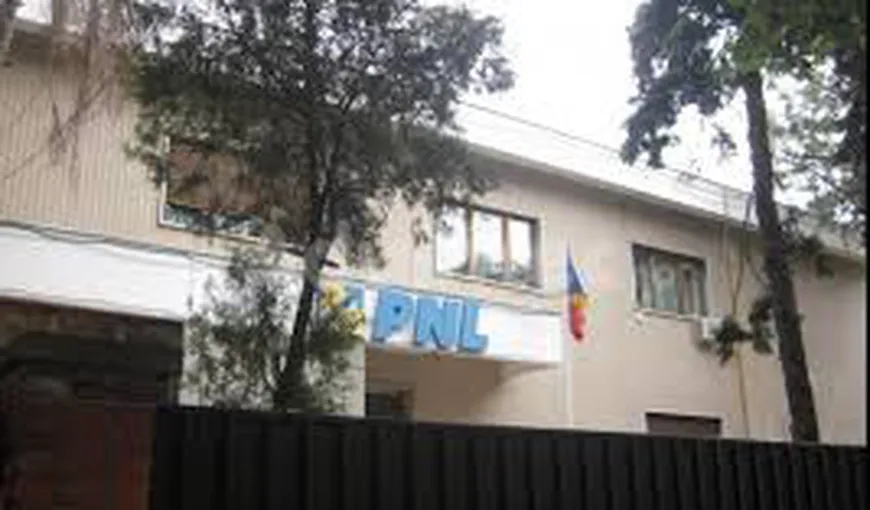 Incident la sediul PNL din Bucureşti. O ambulanţă a fost solicitată să intervină