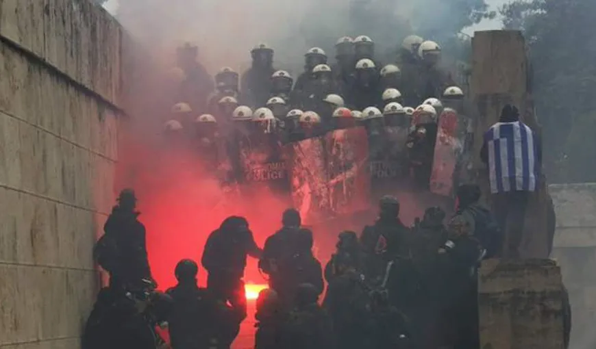 Protest violent în Grecia. Mii de persoane protestează faţă de acordul privind numele Macedoniei
