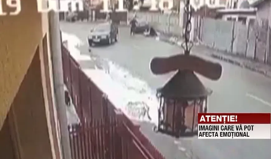 Atenţie, imagini şocante! O femeie a fost lovită intenţionat cu maşina de ginerele său