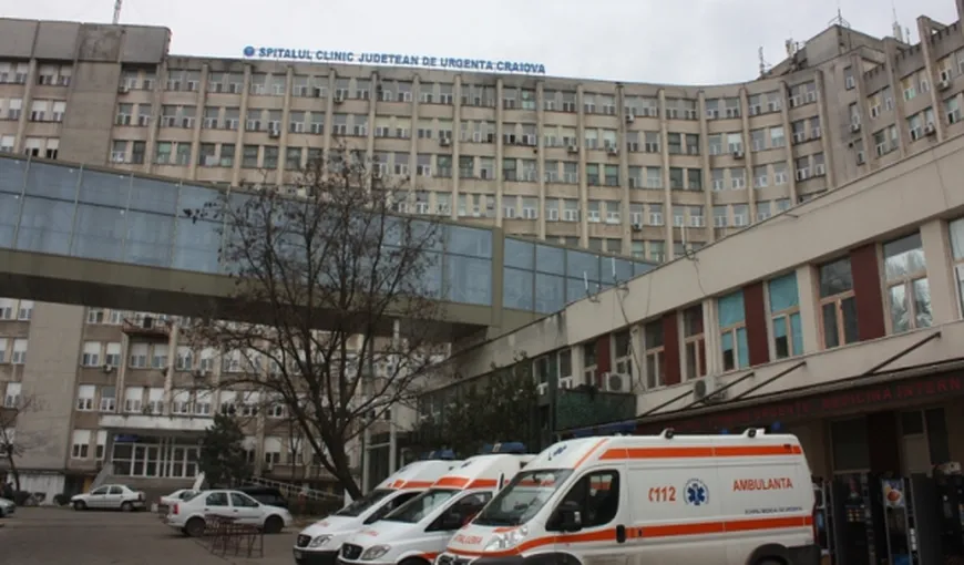 Spitalul Judeţean Craiova, unde un bărbat a intrat cu maşina la Urgenţe, amendat pentru că nu funcţionau camerele de supraveghere