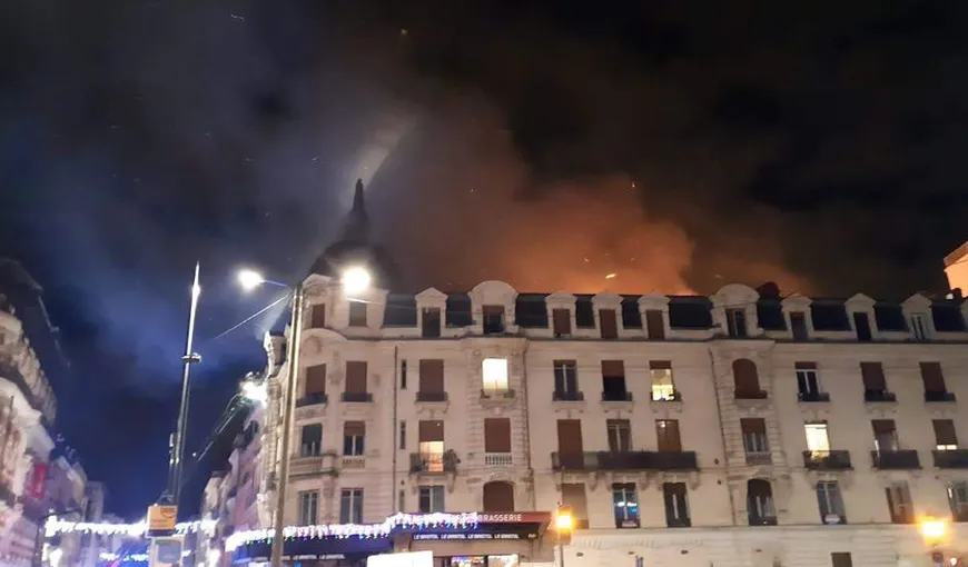 Incendiu devastator într-un bloc cu patru etaje din centrul oraşului Toulouse. 19 persoane au fost rănite